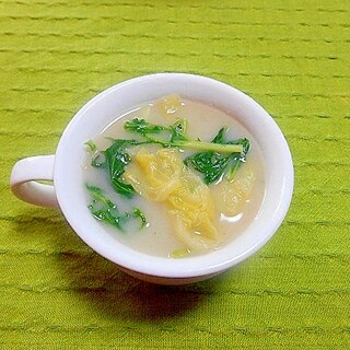 白菜と水菜の豆乳スープ